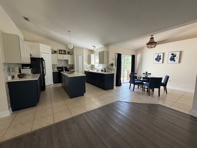 Building Photo - 2717 Orpha Ln