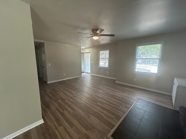 Foto del edificio - 19 Woodpond Ct