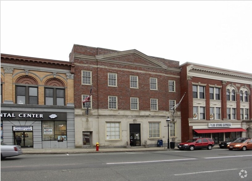 Primary Photo - 17 Peabody Sq