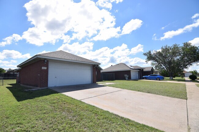 Foto del edificio - 3817 Sawtooth Dr