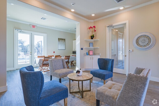 Leasing Office - Vista Bella