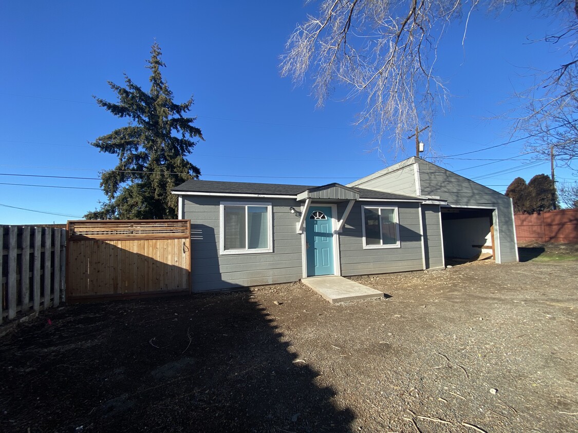 Foto principal - 1304-1302 S 42nd Ave