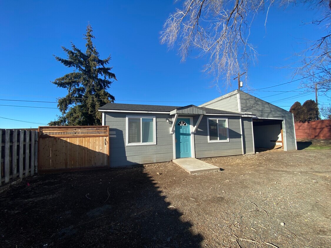 1304 S 42nd Ave, Yakima, WA 98908 House Rental in Yakima, WA