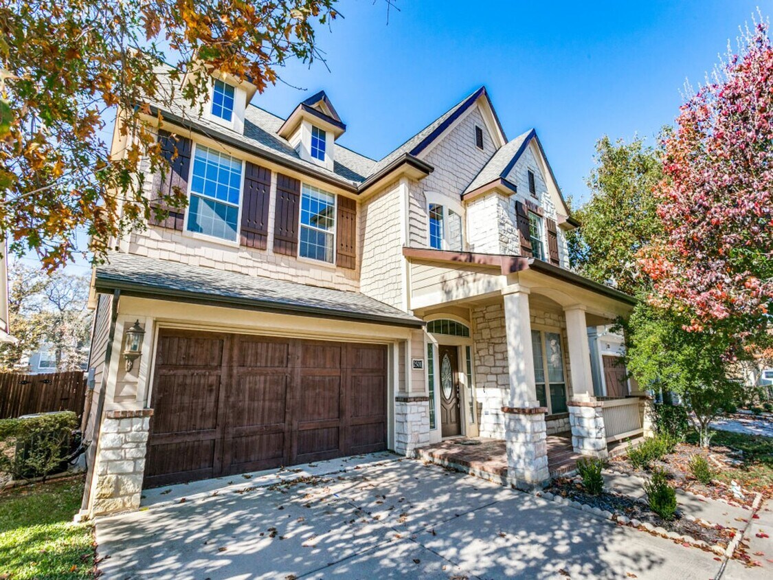 Primary Photo - Stunning 4 bedrooms and 3 bathrooms home f...