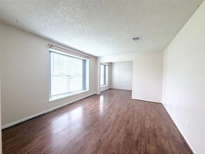 Building Photo - 7303 Shiner Ln