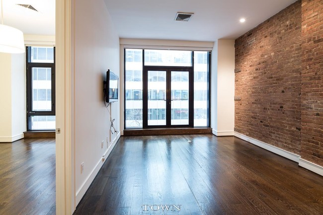 Building Photo - 536 Madison Ave