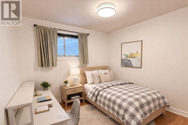 Building Photo - 22 Knowles Crescent