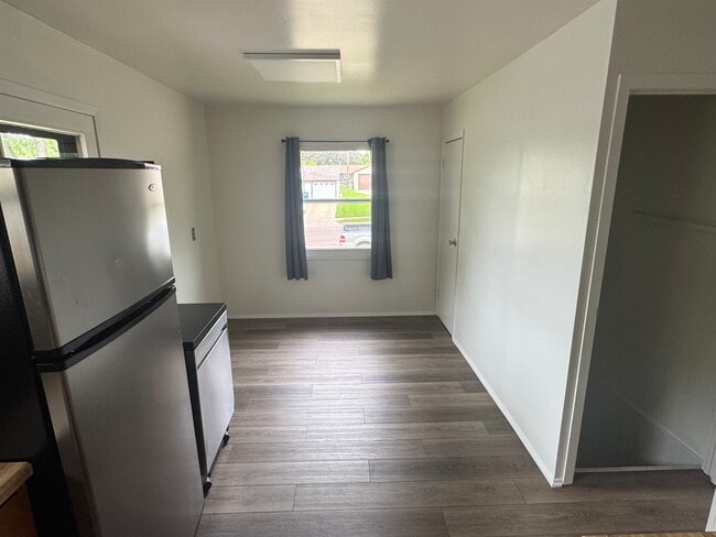 Foto del edificio - 2413 E 18th St