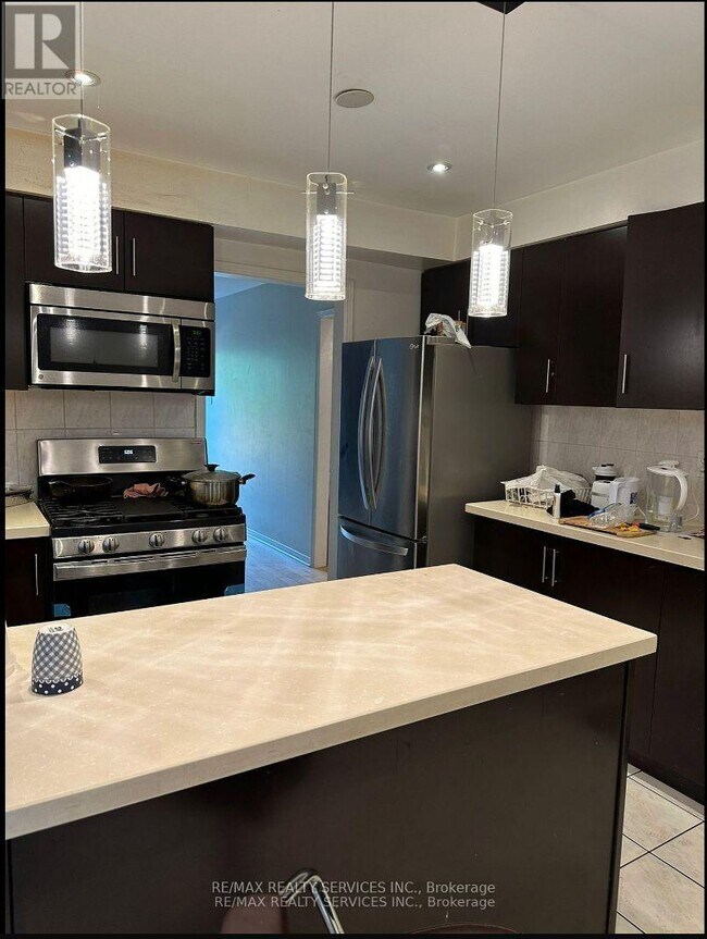 Building Photo - 132 Cherrytree Dr