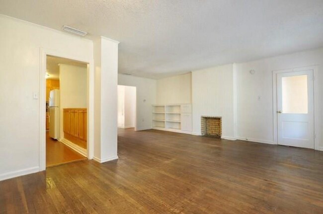 Foto del edificio - 911 Duncan Ln