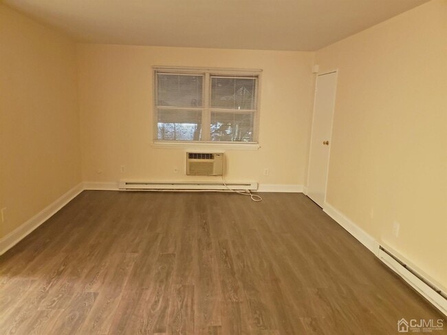 Building Photo - 175 Buckelew Ave