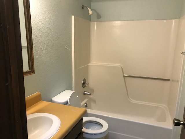 Building Photo - Rifle 2 Bedroom