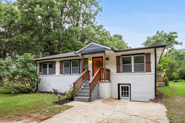 Building Photo - 2357 Carey Dr SE