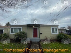 Building Photo - 860 Academy St NE