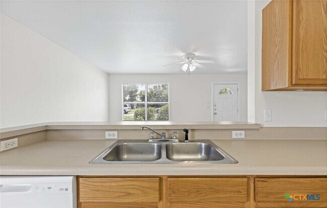 Building Photo - 3012 Pine Valley Dr