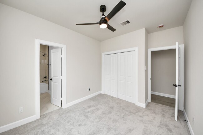 Foto del edificio - 3110 Dawson Ln