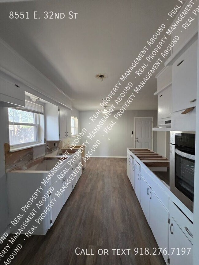 Foto del edificio - 8551 E 32nd St