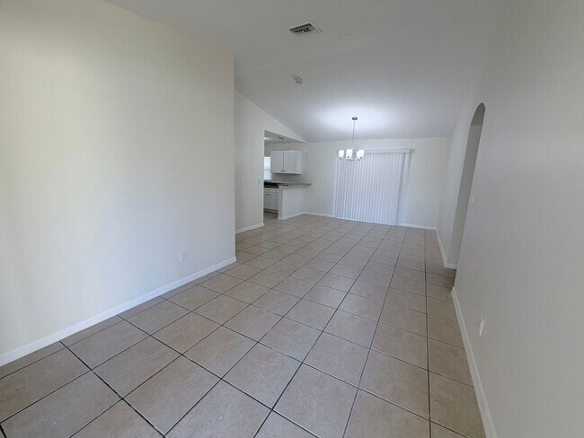 Foto del edificio - Recently Remodeled