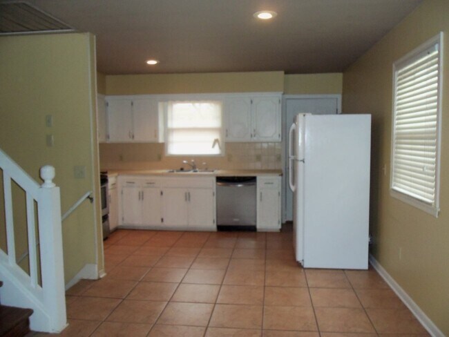 Foto del edificio - 1420 E 124th St