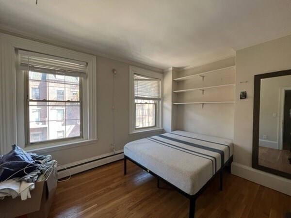 Building Photo - 33 E Springfield St