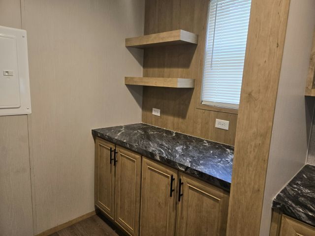 Foto del edificio - 1400 Banana Rd