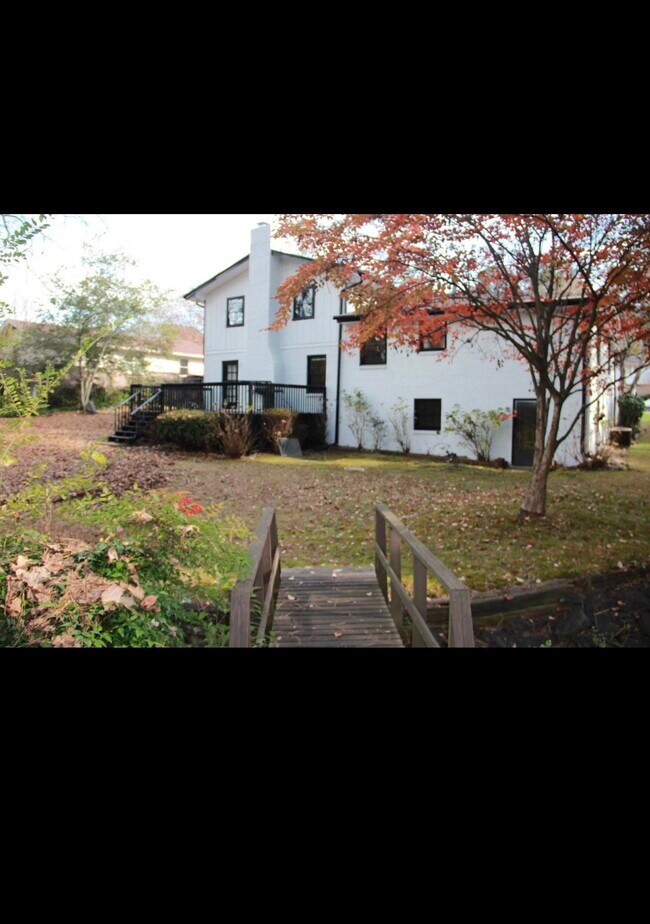 Building Photo - 1524 Brompton Ct