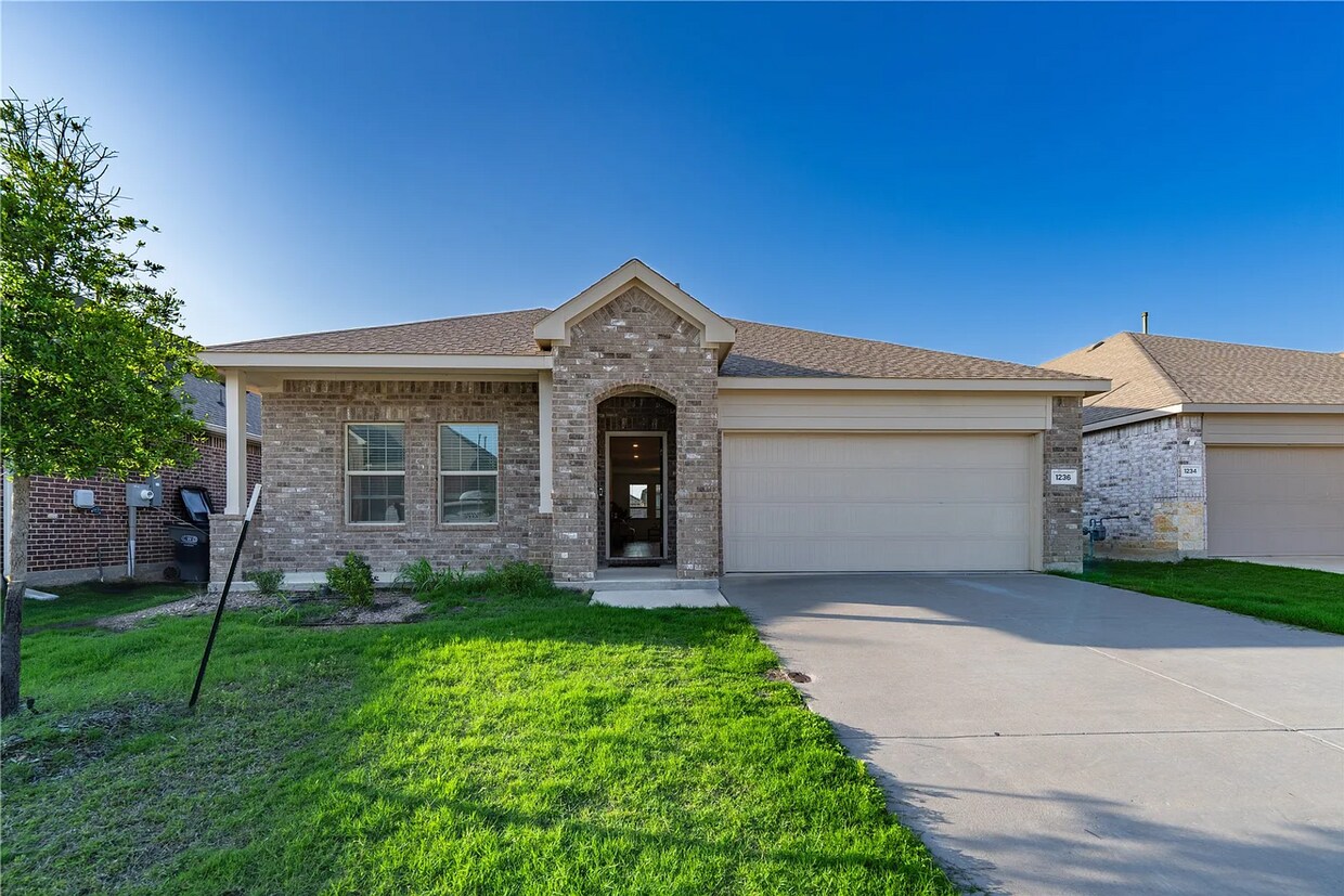 Primary Photo - Don't Miss Out! 2022 Built House
