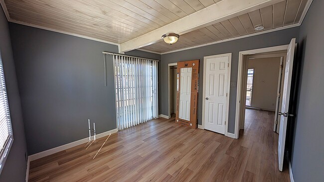 Foto del edificio - 4 Bed, 1.5 bath Home, freshly painted and ...