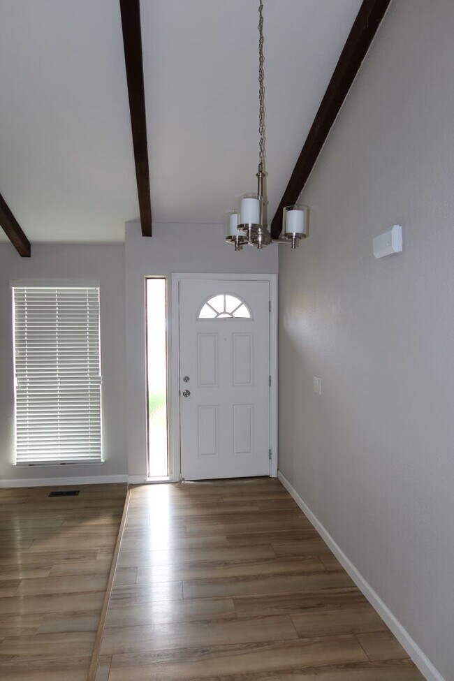 Building Photo - 7256 Havenside Dr