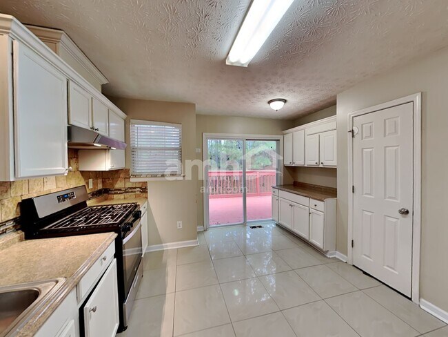 Foto del edificio - 2279 Halcyon Way