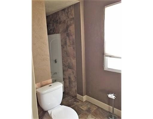 Building Photo - 17 Parker St