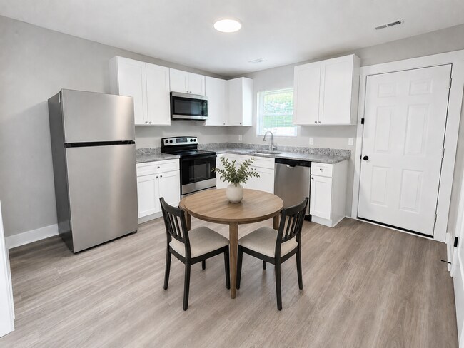 Foto del edificio - Welcome to West Eastland Townhomes!