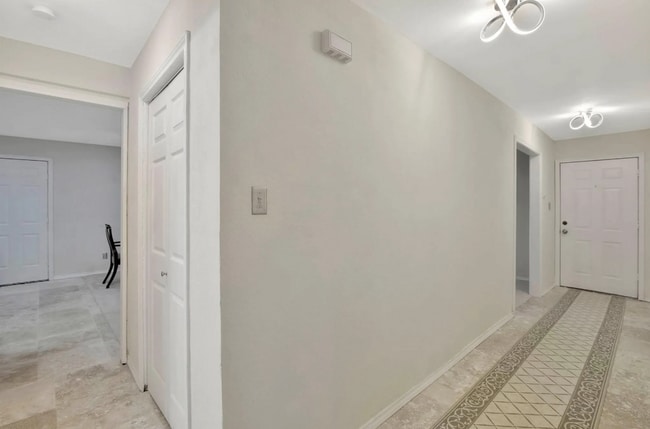 Building Photo - 111 Kerens St