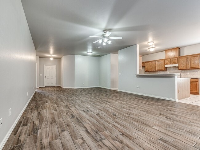 Building Photo - Well kept home in Edmond + 3 bedrooms + Of...