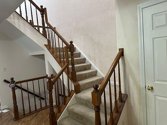 Foto del edificio - 920 Sweetflower Dr