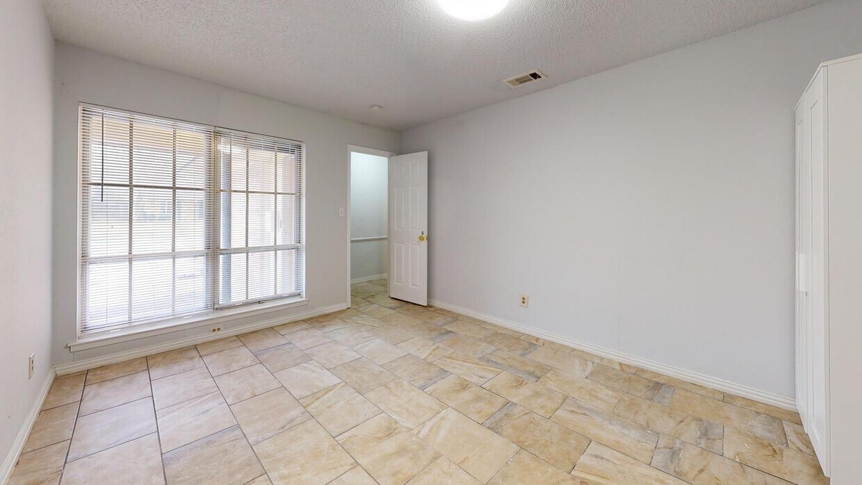 Foto principal - 4226 Justice Ln