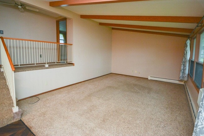 Building Photo - Unique multilevel floorplan with TONS of storage