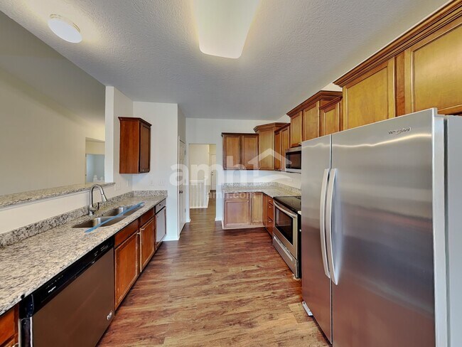 Foto del edificio - 210 Cherry Tree Ln