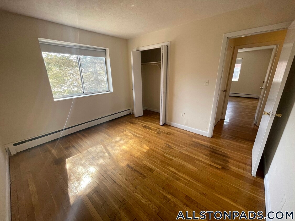 Primary Photo - 90 Gardner St
