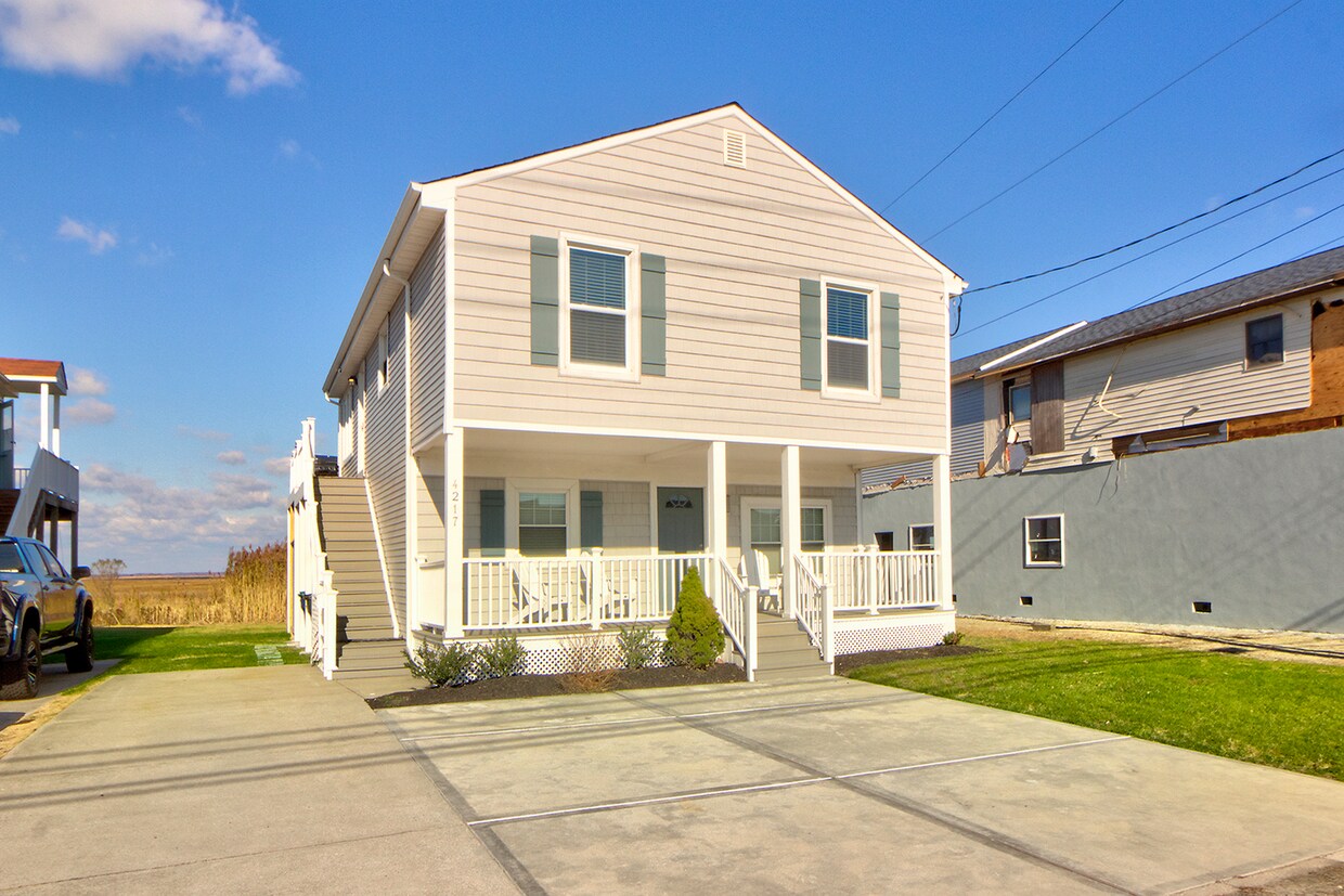 Primary Photo - 4217 Atlantic