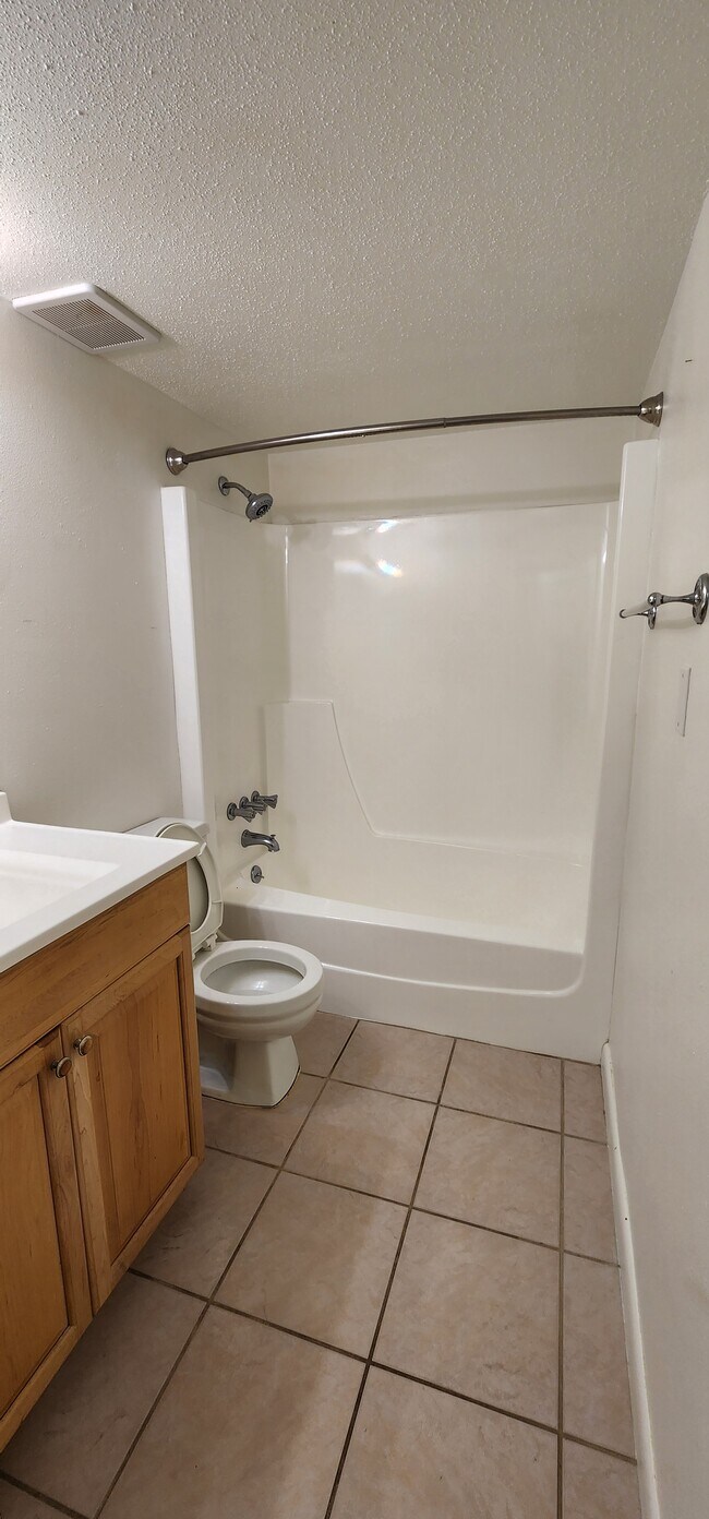 Foto del edificio - 308 Miracle Strip Pkwy SW