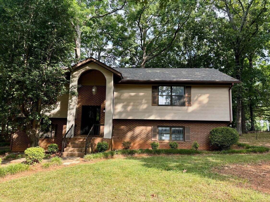 Foto principal - Beautiful Single Family Home Located Near ...
