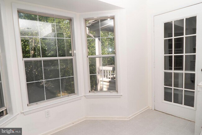 Building Photo - 120 Acadia Ct