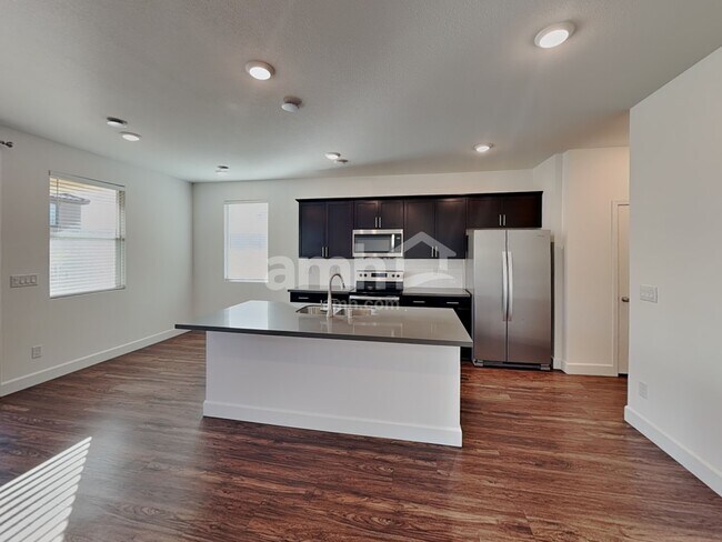 Foto del edificio - 9140 Taft Point Ct