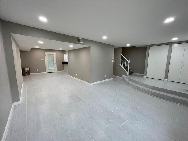 Building Photo - 274 Westview Terrace