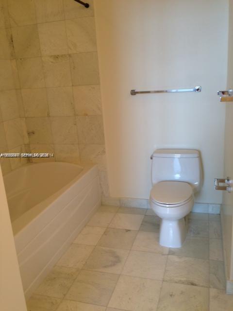 Building Photo - 1060 Brickell Ave