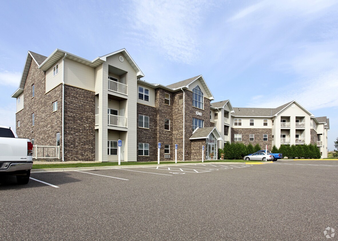 Powers Ridge Condominiums Apartments in Chanhassen, MN