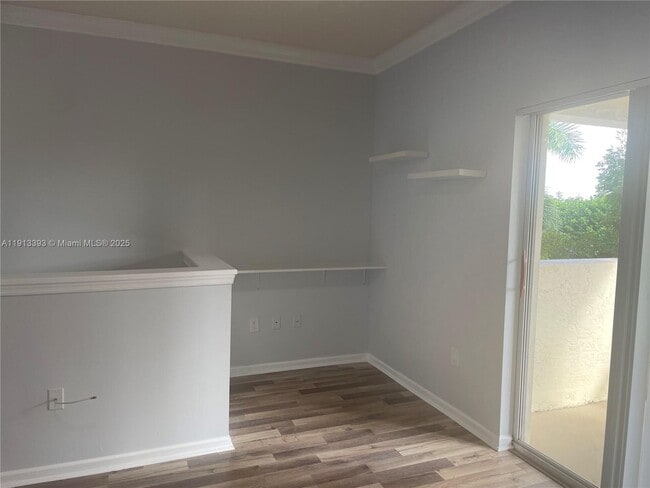 Foto del edificio - 6020 W Sample Rd