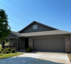Building Photo - 825 Barbaroot Dr