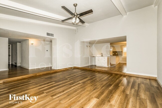 Foto del edificio - 2130 Meadfoot Rd